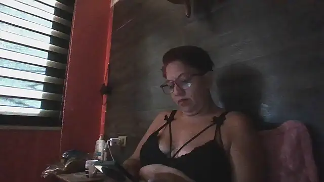 Snapshot of TRISH_MILF chatting on January 3, 10:41 am TRISH MILF online show from January 3, 10:41 am