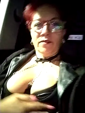 Snapshot of TRISH_MILF chatting on February 2, 8:13 am TRISH MILF online show from February 2, 8:13 am