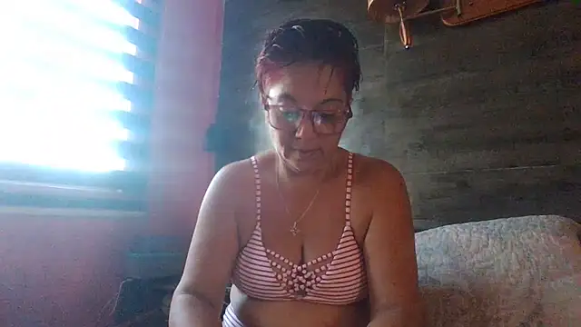 Snapshot of TRISH_MILF chatting on February 24, 8:25 pm TRISH MILF online show from February 24, 8:25 pm