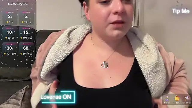 NaughtyWifeUK online show from January 19, 1:21 am