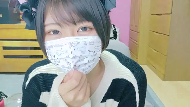 Snapshot of _usya_2525 chatting on March 18, 3:31 pm usya 2525 online show from March 18, 3:31 pm