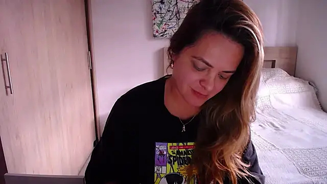 ParisW online show from February 6, 8:56 pm