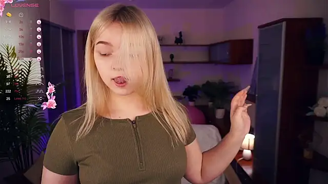 Snapshot of ZaraCreedon chatting on January 13, 7:42 pm ZaraCreedon online show from January 13, 7:42 pm