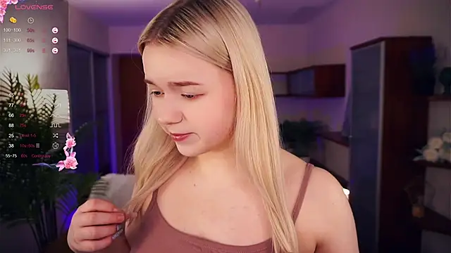 Snapshot of ZaraCreedon chatting on January 14, 7:11 pm ZaraCreedon online show from January 14, 7:11 pm