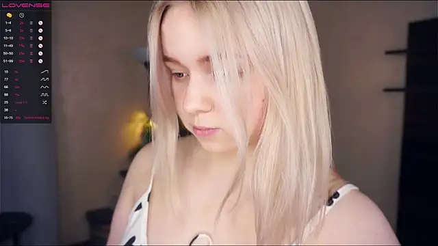 Snapshot of ZaraCreedon chatting on March 1, 10:21 pm ZaraCreedon online show from March 1, 10:21 pm