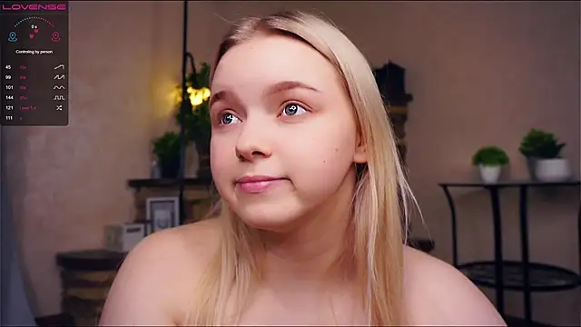 Snapshot of ZaraCreedon chatting on March 20, 1:24 am ZaraCreedon online show from March 20, 1:24 am