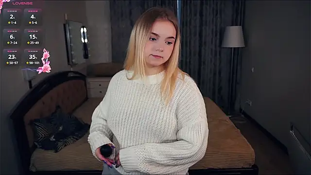 Snapshot of ZaraCreedon chatting on September 21, 5:09 am ZaraCreedon online show from September 21, 5:09 am