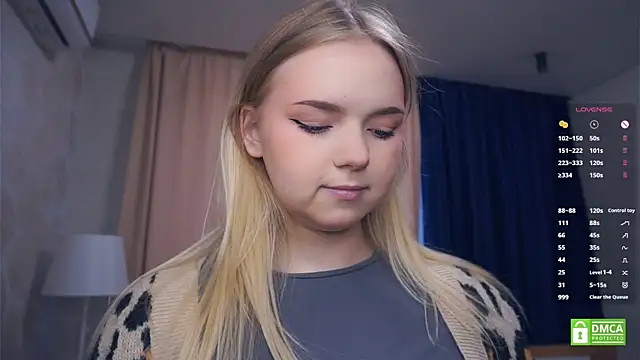 Snapshot of ZaraCreedon chatting on November 16, 5:13 am ZaraCreedon online show from November 16, 5:13 am