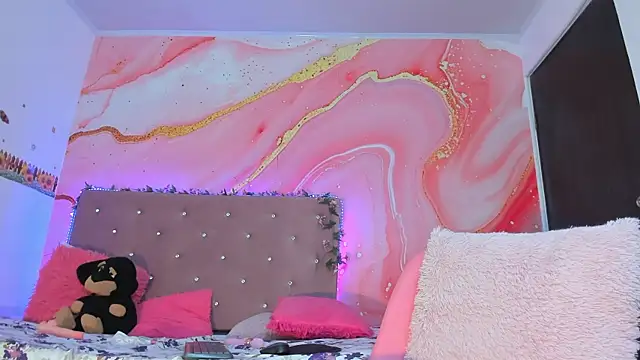 Snapshot of Daisy__rose chatting on February 4, 5:12 pm Daisy rose online show from February 4, 5:12 pm