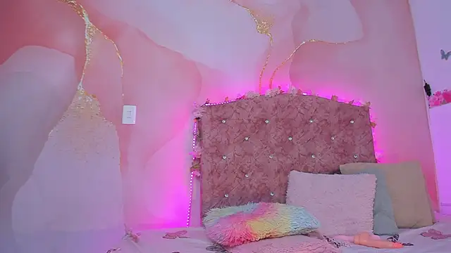 Snapshot of Daisy__rose chatting on February 13, 5:11 pm Daisy rose online show from February 13, 5:11 pm