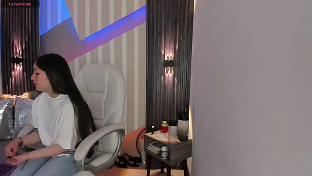 emily layton online show from February 1, 3:39 pm