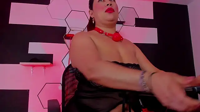 alondrabigtits online show from January 30, 6:43 pm