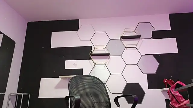 alondrabigtits online show from October 14, 1:12 pm