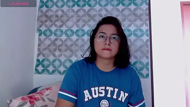 Snapshot of Aria_smith01 chatting on September 14, 2:05 pm Aria smith01 online show from September 14, 2:05 pm