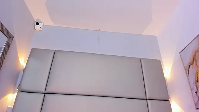 tifanyhills  online show from January 10, 10:36 pm