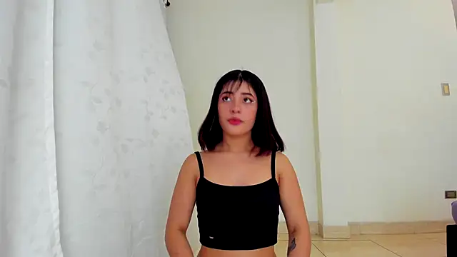 Snapshot of RileySkye chatting on December 9, 12:23 am RileySkye online show from December 9, 12:23 am