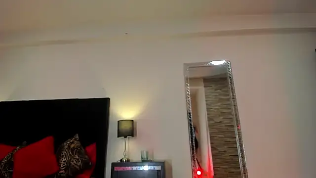 Snapshot of RileySkye chatting on January 17, 8:13 am RileySkye online show from January 17, 8:13 am