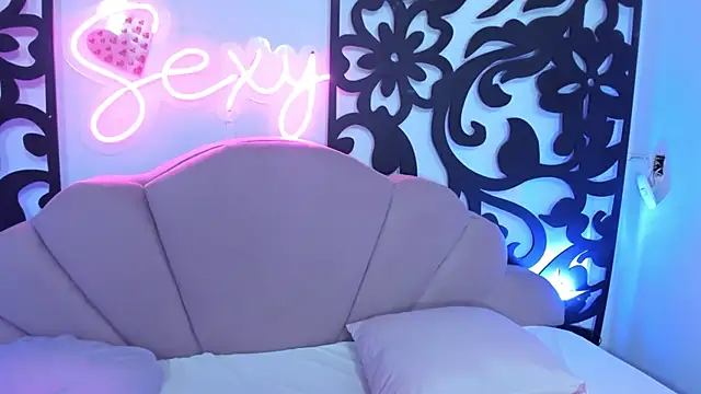 horny babyss online show from March 15, 1:41 am