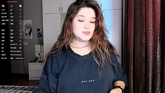 Snapshot of July_Slowdive chatting on March 14, 12:40 pm July Slowdive online show from March 14, 12:40 pm