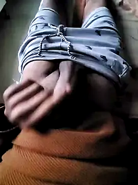 Snapshot of Smartboi007 chatting on January 4, 12:05 pm Smartboi007 online show from January 4, 12:05 pm