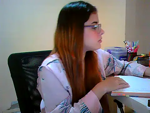 Snapshot of maliamiller chatting on October 29, 2:03 am maliamiller online show from October 29, 2:03 am