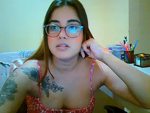 Snapshot of maliamiller chatting on November 26, 10:00 pm maliamiller online show from November 26, 10:00 pm