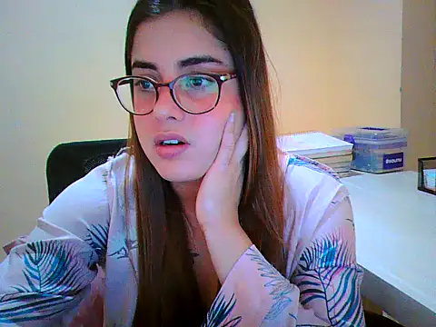 Snapshot of maliamiller chatting on November 30, 11:25 am maliamiller online show from November 30, 11:25 am