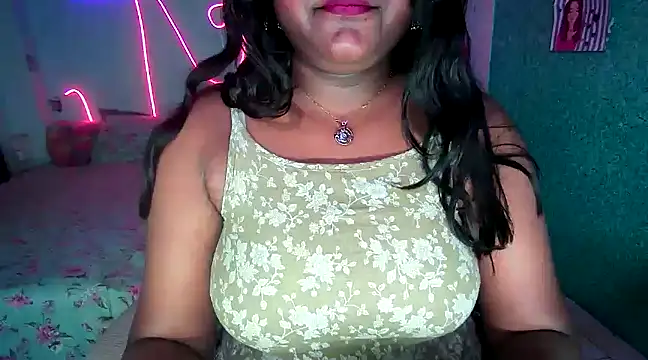 Snapshot of expression_queen chatting on March 9, 3:05 pm expression queen online show from March 9, 3:05 pm