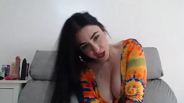 Snapshot of leilacam25 chatting on November 6, 2:18 pm leilacam25 online show from November 6, 2:18 pm