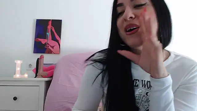 Snapshot of leilacam25 chatting on November 29, 11:46 am leilacam25 online show from November 29, 11:46 am