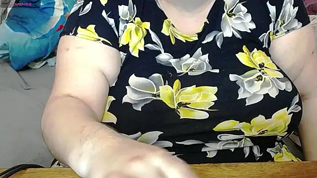 Snapshot of lisa_Black00 chatting on March 9, 4:44 pm lisa Black00 online show from March 9, 4:44 pm