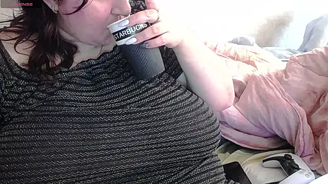 Snapshot of lisa_Black00 chatting on October 29, 8:27 am lisa Black00 online show from October 29, 8:27 am