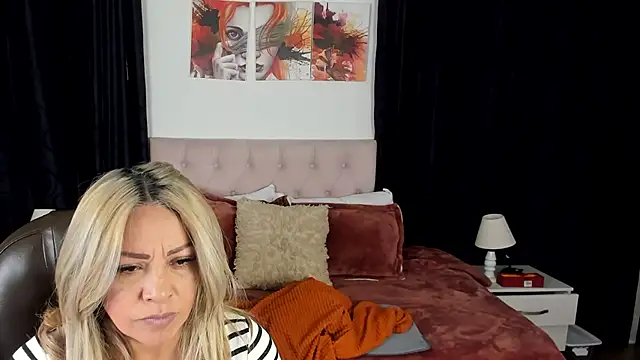 Snapshot of Sam_and_molly_ chatting on January 21, 6:45 pm Sam and molly online show from January 21, 6:45 pm