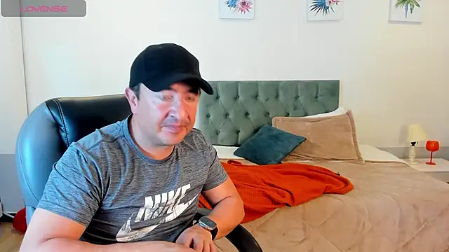 Snapshot of Sam_and_molly_ chatting on February 1, 7:55 pm Sam and molly online show from February 1, 7:55 pm