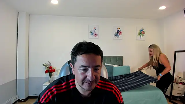 Snapshot of Sam_and_molly_ chatting on February 11, 9:03 pm Sam and molly online show from February 11, 9:03 pm