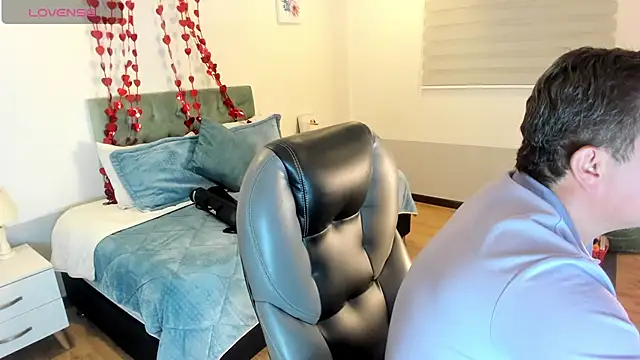 Snapshot of Sam_and_molly_ chatting on February 19, 7:16 pm Sam and molly online show from February 19, 7:16 pm