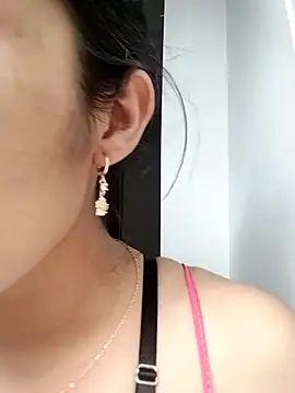 Aisha 09 online show from April 30, 5:30 pm