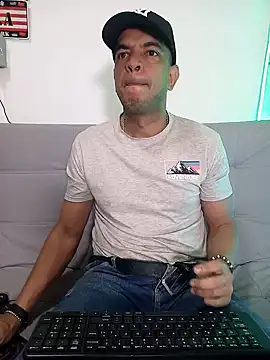 latinmartin73 online show from February 23, 3:08 pm