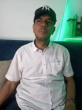 latinmartin73 online show from February 27, 1:16 am