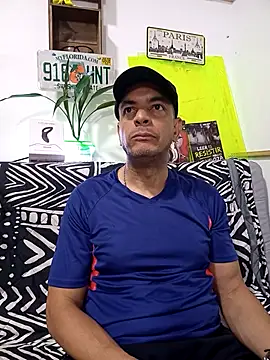 latinmartin73 online show from September 13, 12:21 am