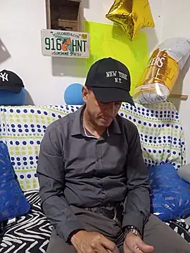 latinmartin73 online show from October 8, 12:41 am