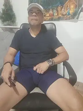 latinmartin73 online show from January 10, 12:23 am