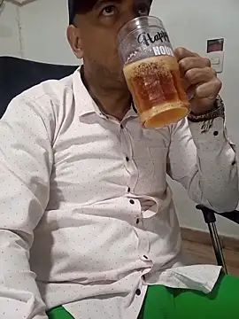 latinmartin73 online show from February 13, 12:39 am