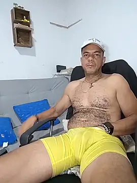 latinmartin73 online show from May 27, 1:57 am
