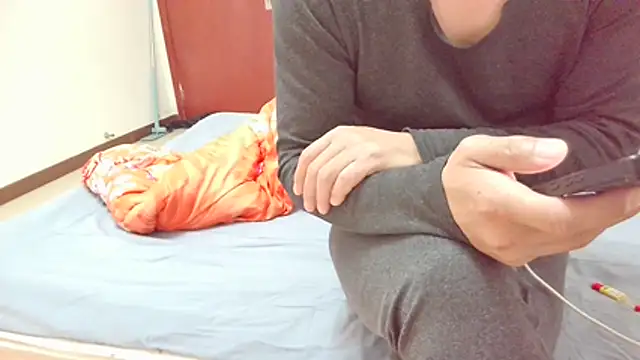 huzi518 online show from December 14, 1:22 am