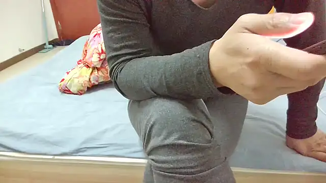 huzi518 online show from December 16, 6:35 pm