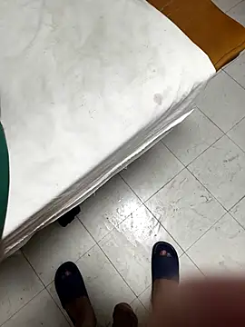 huzi518 online show from February 8, 8:45 pm