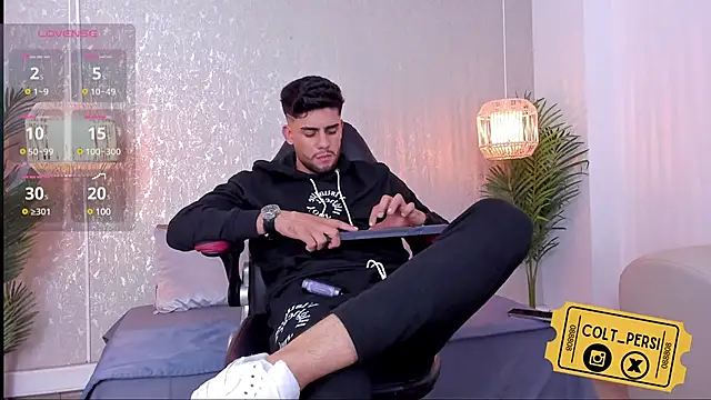 Snapshot of Colt_Perci chatting on March 8, 4:12 am Colt Perci online show from March 8, 4:12 am