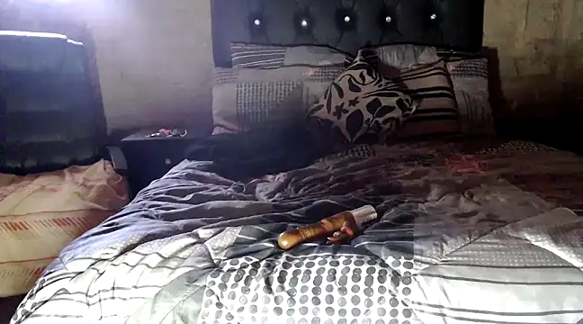 hotyoung24 online show from December 12, 9:51 am