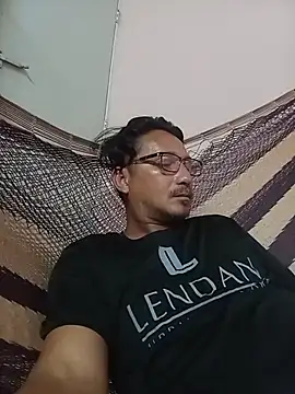 Snapshot of Andresguz35 chatting on October 30, 3:41 am Andresguz35 online show from October 30, 3:41 am